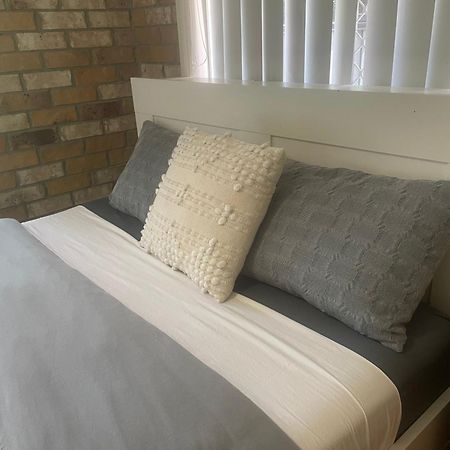 Spacious Studio Unit Rochedale South Bagian luar foto