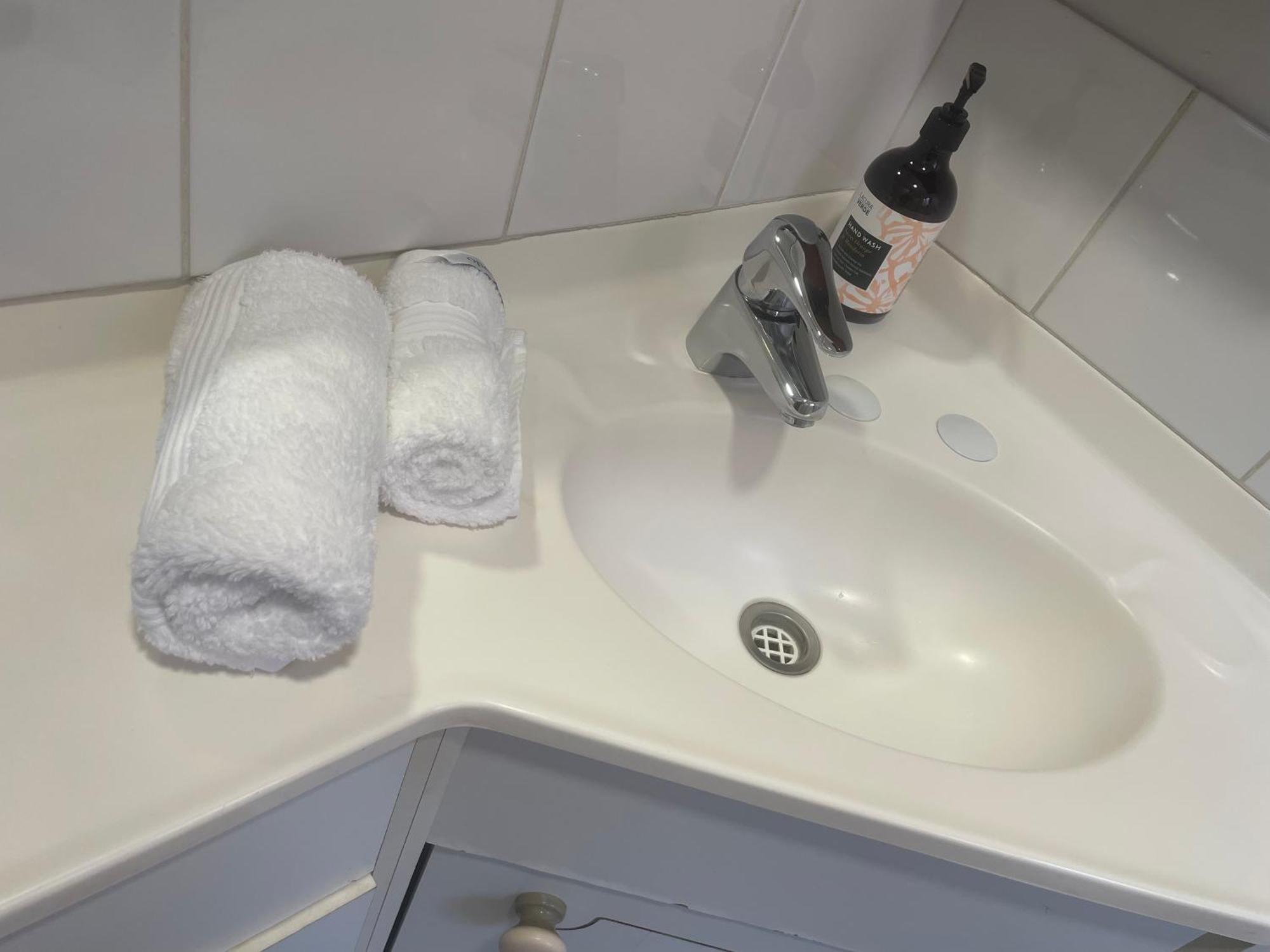 Spacious Studio Unit Rochedale South Bagian luar foto